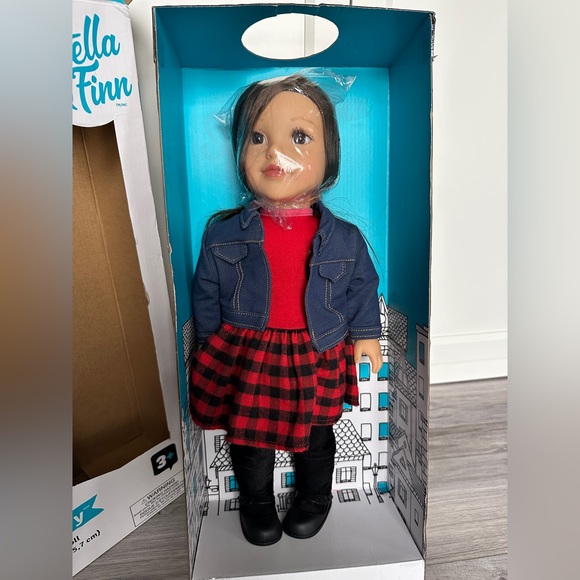✨ Stella & Finn “Ainsley” 18” Newberry Doll – Like New / Never Played With ✨ - Picture 6 of 9